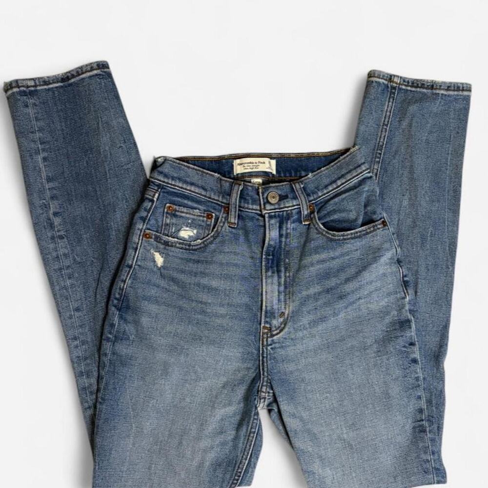 Abercrombie & Fitch Slim Straight Ultra High Rise Jeans - Size 25/0